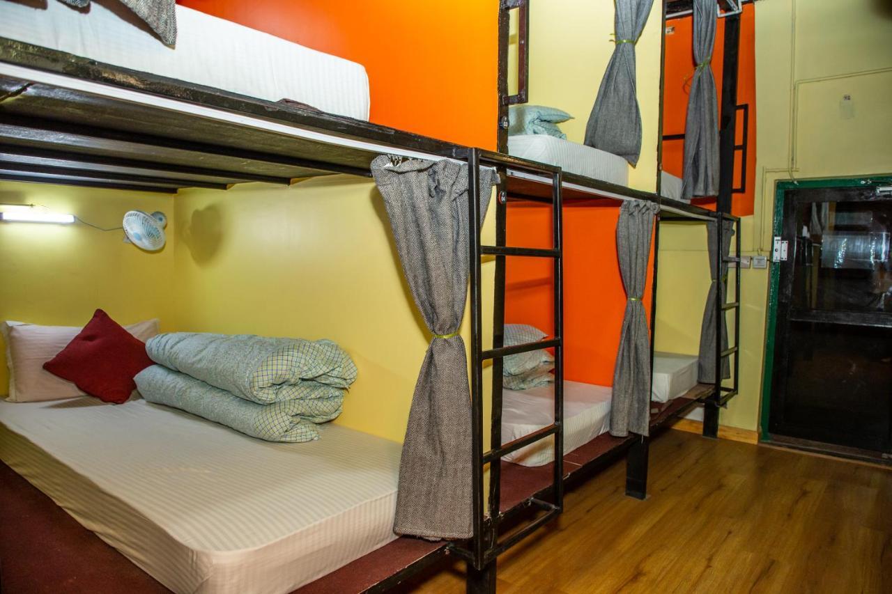 Trekkers Hostel Катманду Екстериор снимка