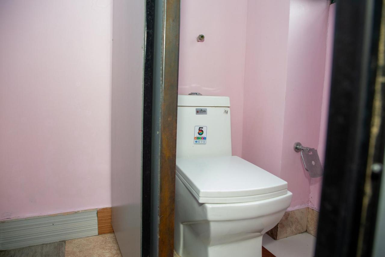 Trekkers Hostel Катманду Екстериор снимка