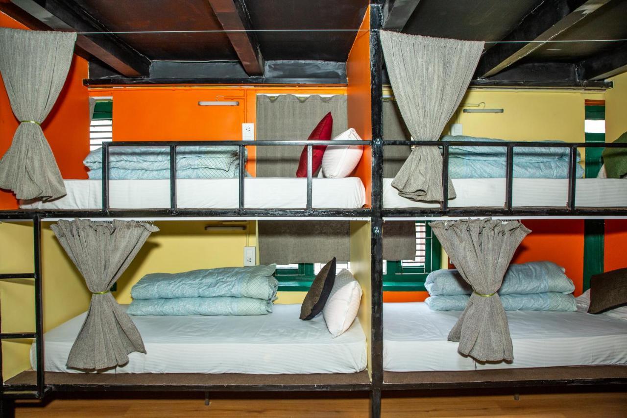 Trekkers Hostel Катманду Екстериор снимка