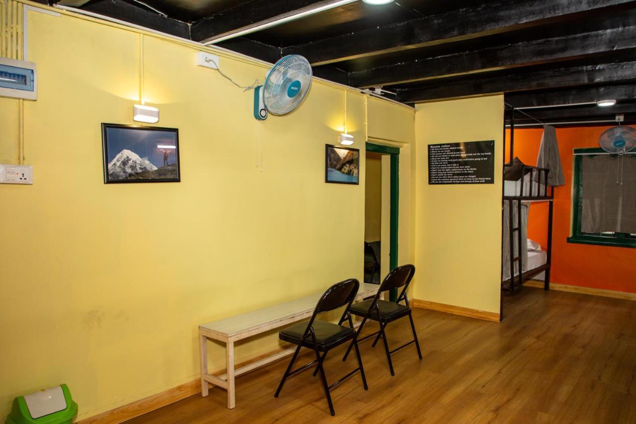 Trekkers Hostel Катманду Екстериор снимка