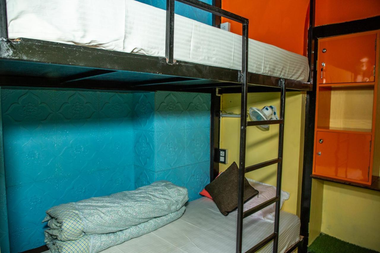 Trekkers Hostel Катманду Екстериор снимка