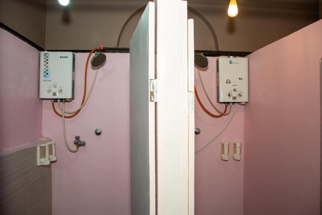 Trekkers Hostel Катманду Екстериор снимка