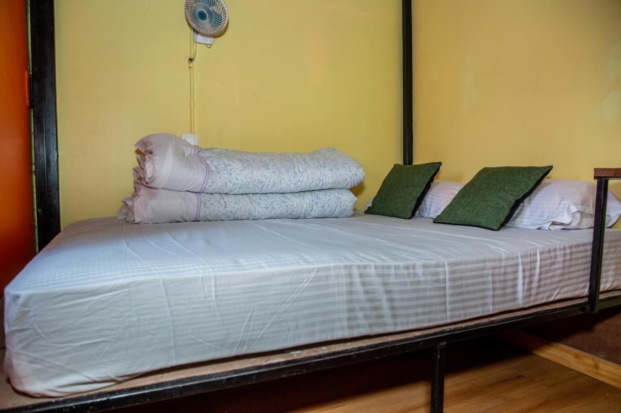Trekkers Hostel Катманду Екстериор снимка