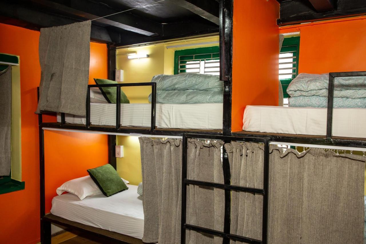 Trekkers Hostel Катманду Екстериор снимка
